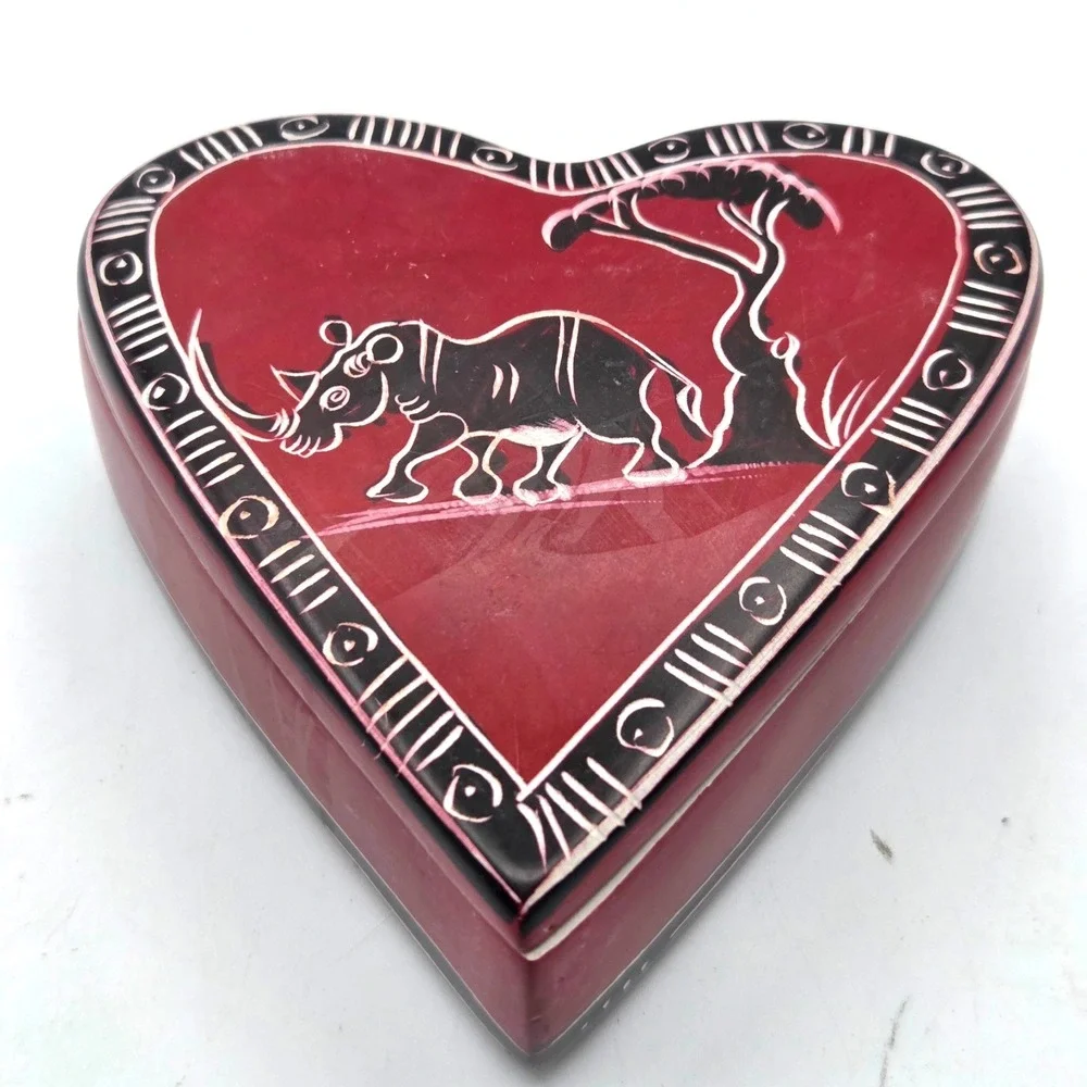 Red Heart Shaped Soapstone Jewlery Trinket Box Made in Kenya -‎
